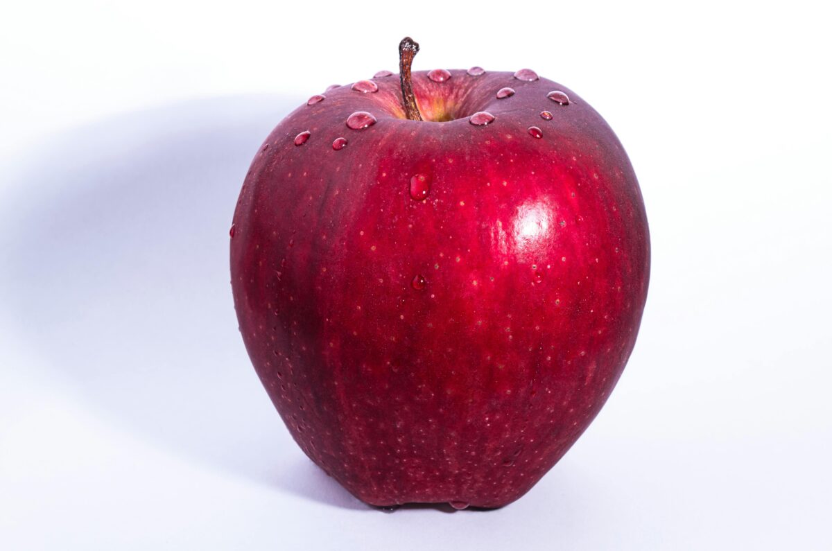 A photo of an apple